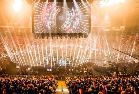 与体育总监 与体育总监